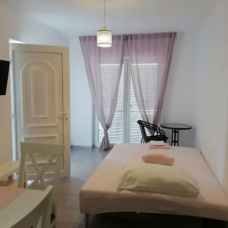 Rosa Apartment