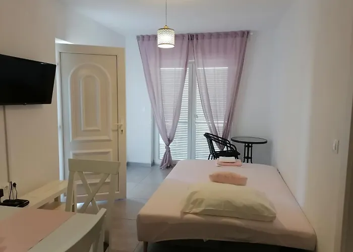 Rosa Apartment
