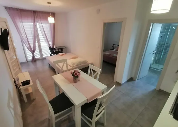 Rosa Apartment *